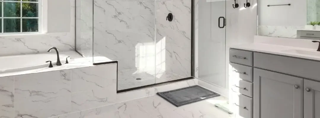 Walk-In Shower vs Hobbed Shower: Which Suits Your Home?